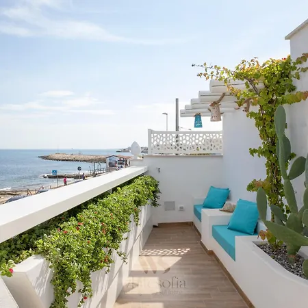 White Sofia - Uno Sguardo Sul Mare Bari