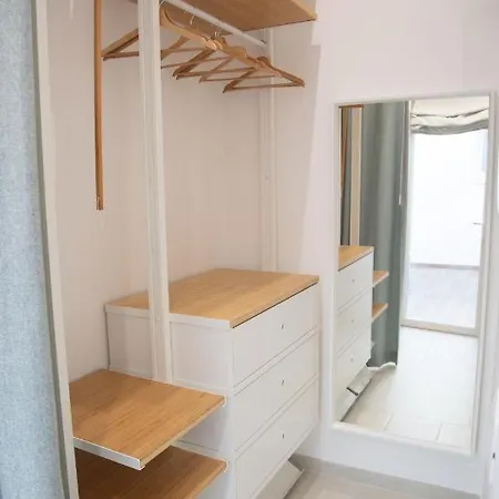 White Sofia - Uno Sguardo Sul Mare * 巴里