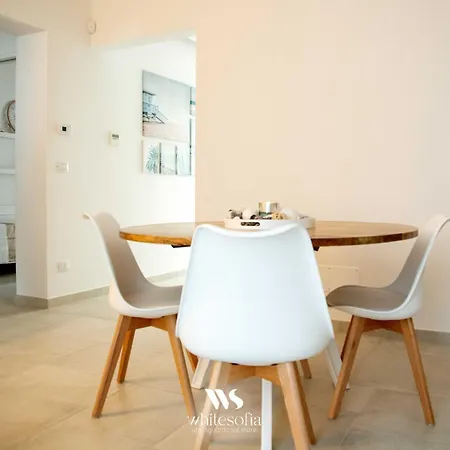 White Sofia - Uno Sguardo Sul Mare * Bari