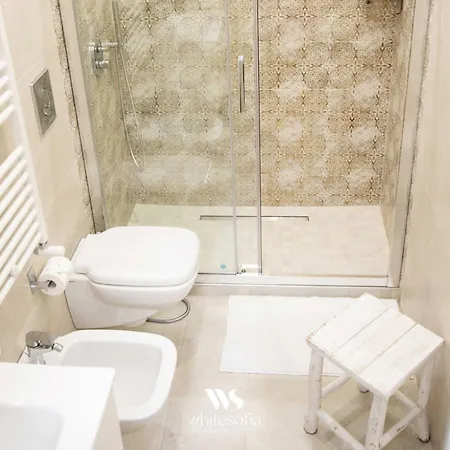 White Sofia - Uno Sguardo Sul Mare *