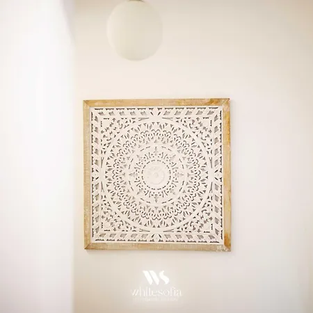 White Sofia - Uno Sguardo Sul Mare * 巴里