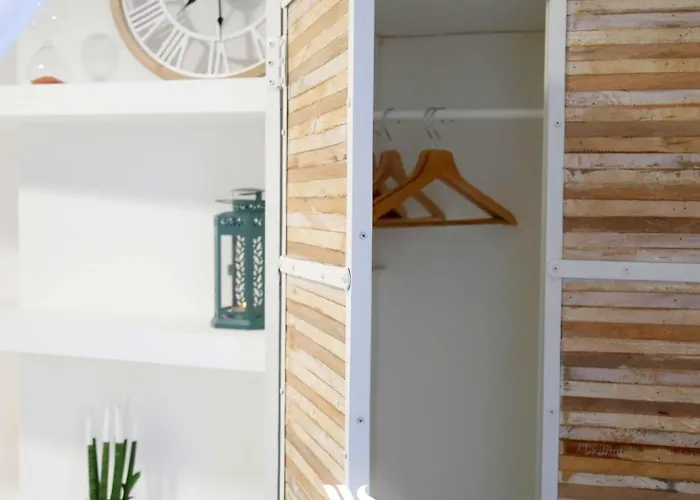 White Sofia - Uno Sguardo Sul Mare Bari