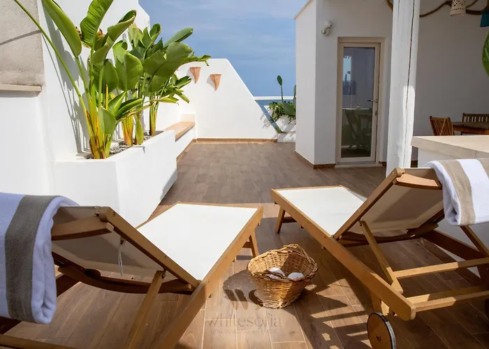 White Sofia - Uno Sguardo Sul Mare