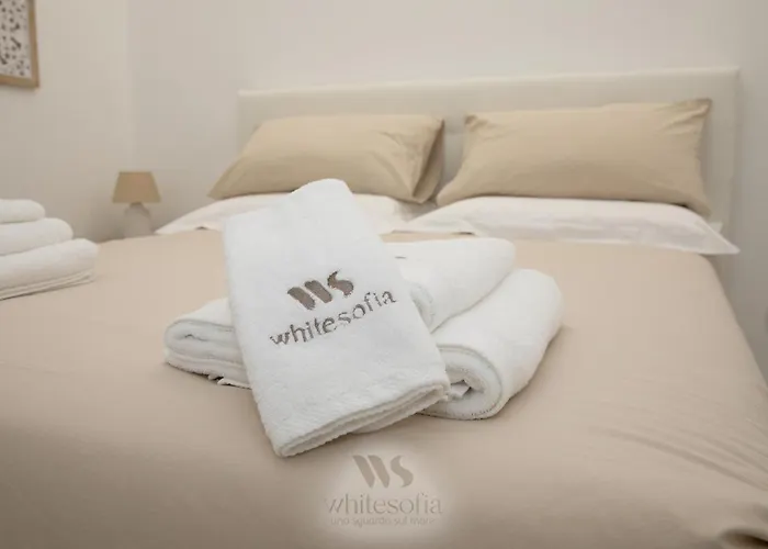 White Sofia - Uno Sguardo Sul Mare